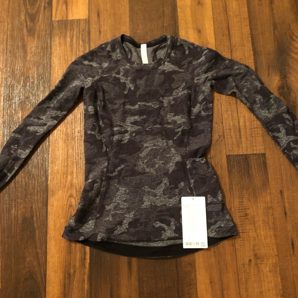 Lululemon Runderful Long Sleeve size 6 camo